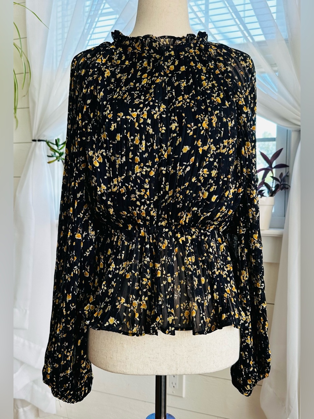 TCEC Navy and Yellow Floral Blouse 
Size: Small